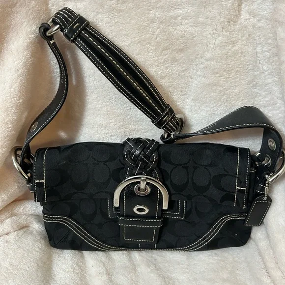 Elegant Coach Black Shoulder Bag with Silver Buckle - Picture 3 of 7
